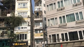 Cho thuê nhà số 12 Hồ Ba Mẫu, Đống Đa, tiện kinh doanh online, studio