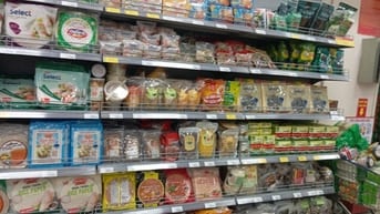 Cửa hàng cần tuyển gấp 3 bạn phụ bán hàng, 1 tạp vụ