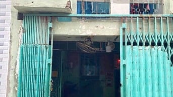 Nhà cũ 2 tầng (4x18m) hẻm thông đường Bùi Minh Trực P5 Q8 giá 5.58 tỷ
