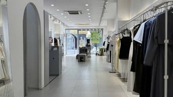 Chủ cần bán nhà Mp Hàng Gai, Q Hoàn Kiếm, Dt 260 m x 2 T, Mt 6 m, 18ty