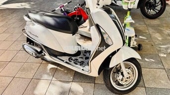 Nhà dư xe nên bán lại chiếc Grande nữ đi