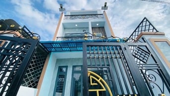 CHÚ NĂM BÁN GẤP CĂN NHÀ  5X20M 1 LẦU TẶNG NỘI THẤT SỊN XÒ 