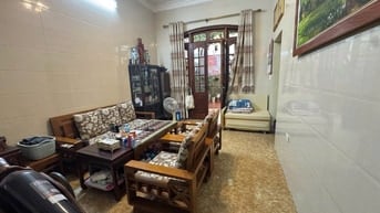Chính chủ nhờ Môi giới bán Nhà 4 tầng mặt ngõ phố Vip Võng Thị Tây Hồ 