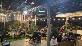 Sang quán cafe Góc phố mặt tiền vị trí đẹp