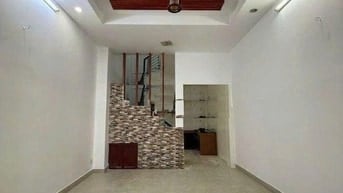 Cho thuê nhà hẻm 3m(BG) Ni Sư Huỳnh Liên, P.10, Q.T.Bình, giá 10tr