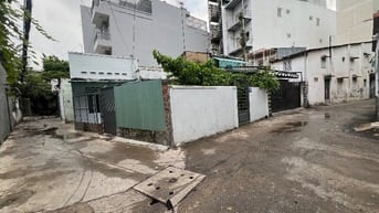 Bán nhà nát phân lô hẻm xe hơi Nguyễn Văn Đậu, P7, Q.Bình Thạnh.