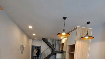 cho thuê nhà 3 dài 10 đúc lầu hẻm ô tô P15