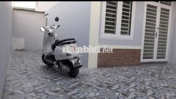 Bán vespa 2011 trắng