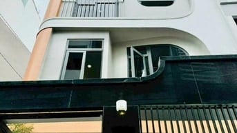 Nhà 33m2 Huỳnh Văn Bánh gần ngã 4 Lê Văn Sỹ. Giá 1,8 tỷ xây 3 tầng