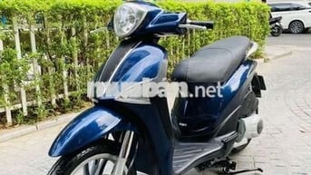 Vespa Piaggio xanh dương, xe tay ga