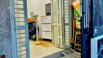 CẦN TIỀN BÁN GẤP LÊ VĂN Sỹ.Q3 GIÁ 4Tỷ6. DT35m2. 3,5X10. 3TẦNG.HẺM 3MM