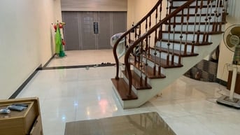 Ô tô vào nhà! Nhà đẹp! Phố Nguyễn Phúc Lai 60m2, 3.5 tầng, Mt5m