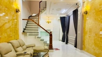 BÁN NHÀ VỪA Ở VỪA KD 55M2, 3 TẦNG, NHỈNH 6 TY, LINH ĐÔNG, HẼM XE HƠI