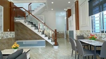 Định cư Úc bán nhà 60m2,1 trệt 2 lầu,1 tỷ 290 triệu,đặng chất,p2,Q8