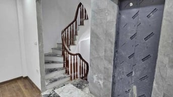 NHÀ LONG BIÊN  7 TẦNG, THANG MÁY, Ô TÔ ĐỖ TRONG NHÀ. Tài chính 9.1 tỷ