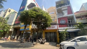 Bán nhà Mặt tiền Nguyễn Ngọc Lộc, P.14, Q.10, DT: 4.5 x 24m, 3 lầu