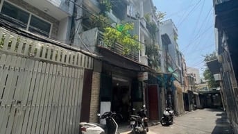 Bán nhà hẻm 339 Tô Hiến Thành, P12, Q10. DT 4x15m, 3 tầng