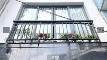 Bán nhà hẻm rộng 4m Đề Thám Q1 mới 4 tầng ngang 3,8m chỉ 7,8 tỷ.