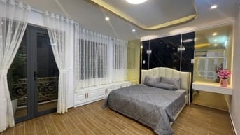 Tòa nhà CHDV 7 tầng, mặt tiền Q7, thu nhập 80tr/tháng, chỉ 22 tỷ