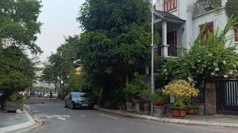 Bán biệt thự view hồ TP Giao lưu, Phạm Văn Đồng, Hà Nội
