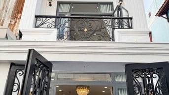 Giáp Q1,Hẻm Vũ Tùng,Nhà Mới,2 Tầng,3PN,Gần Chợ,Bệnh Viện,Trường Học 