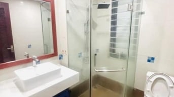 	 Bán nhà Bồ Đề, Long Biên 35m 5 tầng MT 5m 6,8 tỷ