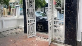 Bán nhà 3 tầng, Kim Xá , mặt đường 309, ô tô, kinh doanh, 2.x tỷ