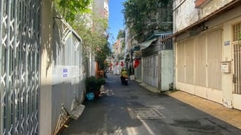 Bán nhà hẻm 451 bạch đằng( hẻm tòa án bình thạnh) DT 194m2