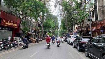 Chủ cần bán nhà MP Nguyễn Hữu Huân, Q Hoàn Kiếm.  Dt 92 m, 4 T, Mt 6 m