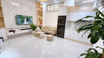 Cần bán gấp nhà hiếm Thịnh Quang, DT 31m, MT 3.5m, 5 tầng, giá 7.9 tỷ
