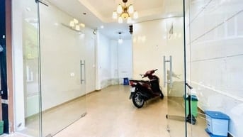 🌸🌸SIÊU VIP Q10 - HẺM XE HƠI TRÁNH NHAU- NGAY NHÀ HÁT HOÀ BÌNH -DÒNG 