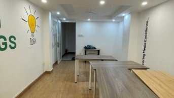 Cho thuê nhà Mặt Tiền số 3 Nguyễn Ngọc Lộc p14 Quận 10