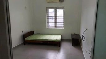 Cho thuê nhà tầng 4, DT riêng 34m2 +, ngõ 192 Lê Trọng Tấn, Thanh Xuân