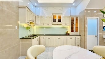 CHÍNH CHỦ KẸT TIỀN BÁN GẤP CĂN NHÀ MỚI ĐẸP ĐƯỜNG QUANG TRUNG