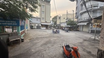 Quận 8 - Dạ Nam - nhà 5 Tầng 73m2 (4.5 X 15 ) Giá chỉ 9.3 TY TL 