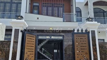 Chủ gửi bán gấp nhà gần KDC Bình Điền giá chỉ 950t