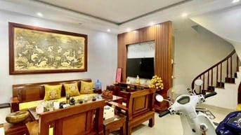 Siêu phẩm Khương Trung, 6 tầng thang máy, DT 40m, MT 5.4m. 11,8 tỷ