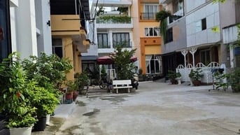Bán nhà Lê Quang Định, Hẻm Xe Hơi trước nhà 8m, 135m², Ngang 5,5 x25m