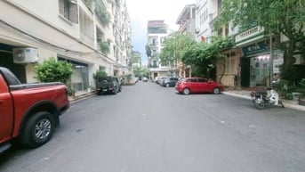 Phân lô Cầu Giấy , ngõ to hơn phố ,hình thửa vuông,pháp lý chuẩn.