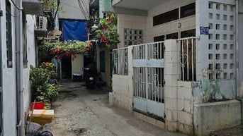 NHÀ CẤP 4  GẦN MẶT TIỀN _TIỀN XÂY MỚI