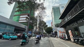 Nhà hẻm 10m Cao Thắng ngay chợ ngang 6.5m 7lầu 163m2 16P TN100tr 55 tỷ