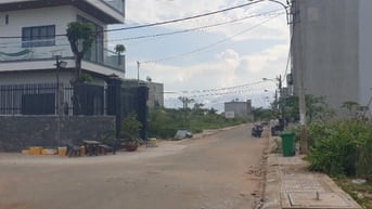 Bán đất chính chủ chỉ  1.93 tỉ / lô 52m2 Ng V Ngọc dg 8, P Long Phước.