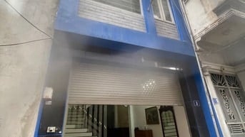 Cho thuê nhà tại ngõ 75 Ngọc Thuỵ, ngay gần chân cầu Long Biên