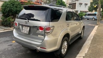 Gia đình sắp xuất cảnh cần bán xe đang sử dụng hiệu Toyota Fortuner V