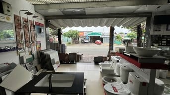 CẦN SANG NHƯỢNG CỬA HÀNG GÓC 2 MẶT TIỀN CỰC ĐẸP – NGANG 12M, VỊ TRÍ ĐẮ