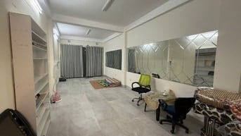 HOT ! NHÀ 5 TẦNG CẦU GIẤY GIÁ CHỈ 23 TRIỆU !