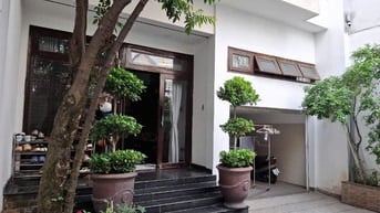 Đường nhựa 8m,8x20m trệt 2 lầu ST 5 PN đối diện nhà Ga T3
