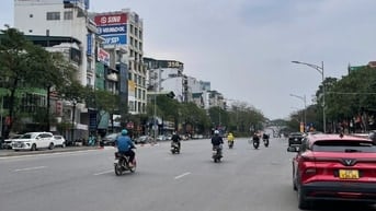 Bán nhà phố Trần Khát Chân 5 tầng thang máy, Dt 50m2, mt 5m, ở ngay.
