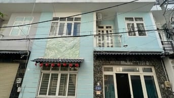 Chính chủ cần bán gấp nhà đẹp ngang 8m Khu vip Bình Tân HXH 