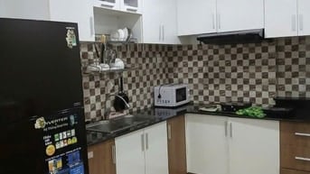 Chung cư 10A Trần Nhật Duật, Tân Định,Q1: 70m2, 2p ngủ, 12tr/th